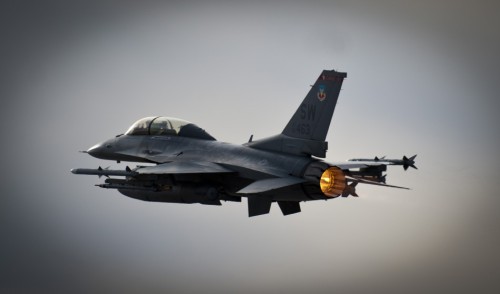 Máy bay chiến đấu F-16D Mỹ trong một cuộc diễn tập