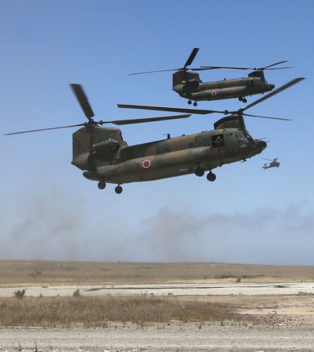 Lực lượng Phòng vệ Nhật Bản tiến hành diễn tập đổ bộ bằng máy bay trực thăng Chinook (ảnh minh họa)