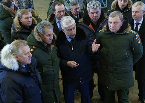 Quan chức cấp cao Quân đội Nga tham quan nhà máy
