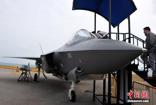 Mô hình máy bay chiến đấu F-35 Mỹ tham gia Triển lãm hàng không quốc tế Singapore 2014