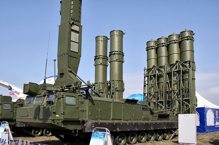 Hệ thống tên lửa phòng không S-300V Nga