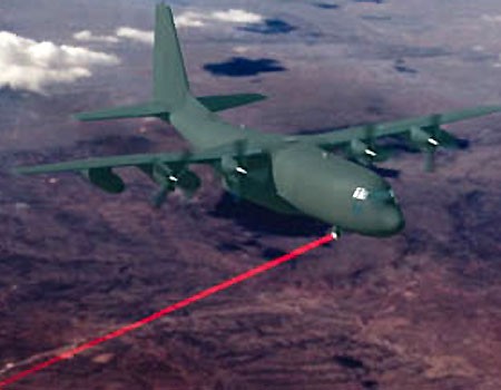 Máy bay C-130 Mỹ lắp vũ khí laser chiến thuật tiên tiến tấn công mục tiêu (tưởng tượng)