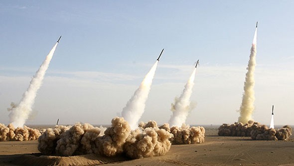 Tên lửa Iran trong một cuộc tập trận