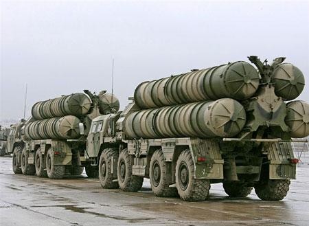 Hệ thống tên lửa phòng không tiên tiến S-300 Nga