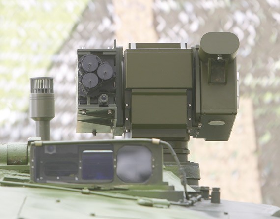 Hệ thống đối kháng laser trên xe tăng chiến đấu Type 99 Trung Quốc