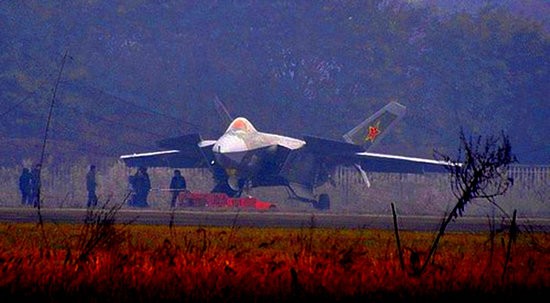 Ngày 17 tháng 2 năm 2014, trên diễn đàn quân sự Trung Quốc xuất hiện hình ảnh máy bay số hiệu 2011 được cho là máy bay nguyên mẫu mới của J-20