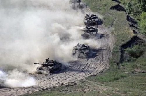 Lực lượng xe tăng Quân đội Nga tiến hành huấn luyện (ảnh minh họa)