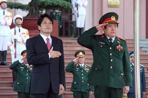 Tháng 9 năm 2013, Bộ trưởng Quốc phòng Nhật Bản Itsunori Onodera thăm Việt Nam (ảnh tư liệu)