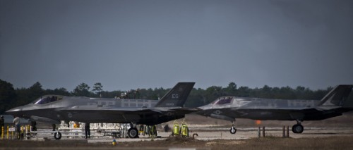 Máy bay chiến đấu F-35 tại căn cứ thử nghiệm Eglin của Không quân Mỹ ngày 25 tháng 2 năm 2014