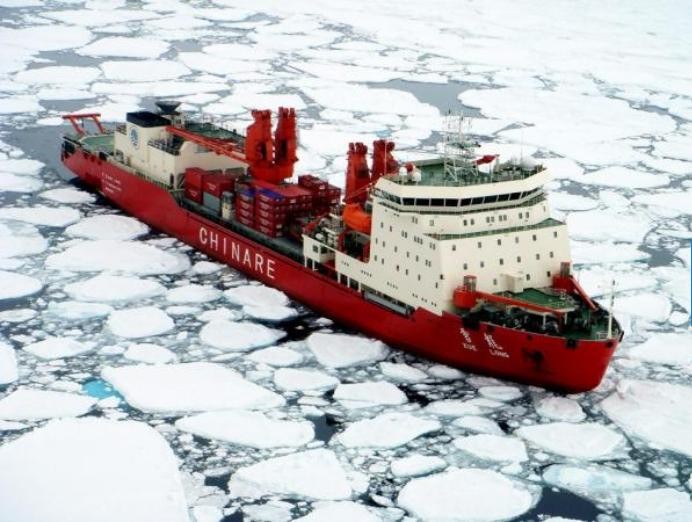 Tàu phá băng cực địa và tàu khảo sát khoa học Tuyết Long của Trung Quốc