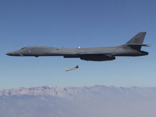 Máy bay ném bom B-1B Mỹ