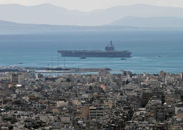 Tàu sân bay USS George Bush tuần tra ở gần cảng biển của Hy Lạp, không đến Biển Đen