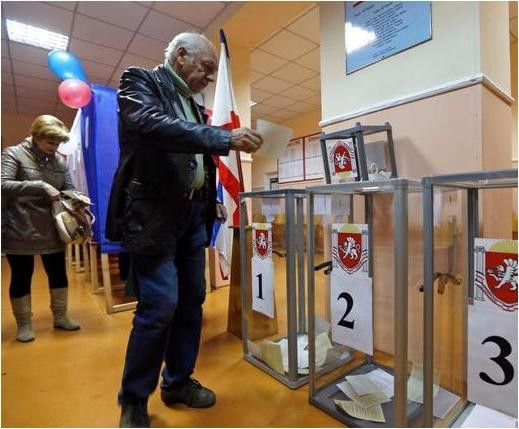 Người dân Crimea đi bỏ phiếu