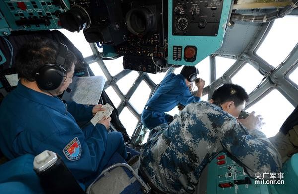 Ngày 12 tháng 3, Không quân Trung Quốc tìm kiếm máy bay mất tích