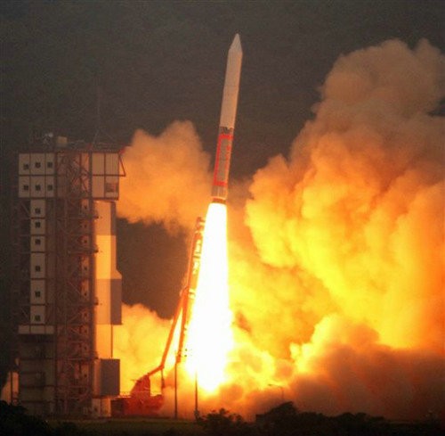 Tên lửa đẩy M-5 Nhật Bản có thể lắp đầu đạn hạt nhân 4.000 kg (báo Trung Quốc tuyên truyền)