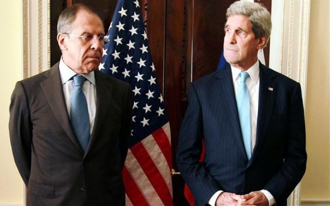 &quot;Lá bài&quot; của Mỹ đối với Nga đã hết?! Trong hình là Ngoại trưởng Nga Sergei Lavrov và Ngoại trưởng Mỹ John Kerry đàm phán về vấn đề Ukraine không có kết quả