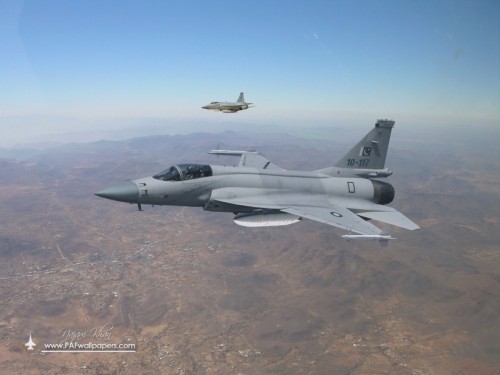 Máy bay chiến đấu hạng nhẹ JF-17 Thunder của Không quân Pakistan, do Trung Quốc-Pakistan hợp tác chế tạo