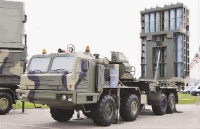 Xe phóng tên lửa của hệ thống phòng không S-350 Dũng sĩ do Nga chế tạo