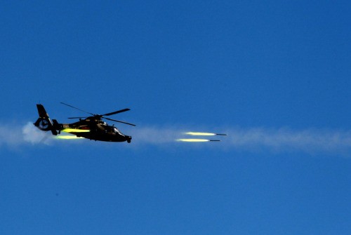 Máy bay trực thăng vũ trang Trung Quốc trong cuộc diễn tập &quot;Sứ mệnh hòa bình-2012&quot; (ảnh tư liệu)