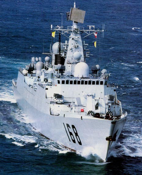 Trước đó, Trung Quốc cũng đã triển khai các tàu khu trục tên lửa Type 052B như tàu khu trục Quảng Châu số hiệu 168, tàu khu trục Vũ Hán số hiệu 169, thuộc biên chế của Hạm đội Nam Hải, Hải quân Trung Quốc.