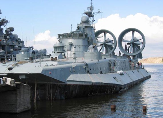 Trung Quốc đã nhận được 2 tàu đổ bộ đệm khí hạng nặng Zubr và tài liệu kỹ thuật có liên quan
