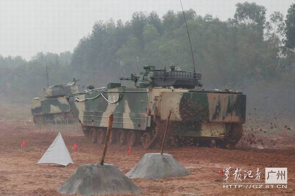 Cuối tháng 3 năm 2014, một sư đoàn của Đại quân khu Quảng Châu huấn luyện sát chiến đấu thực tế (nguồn Thời báo Hoàn Cầu, TQ)