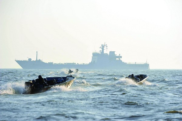 Hạm đội Nam Hải trong một cuộc tập trận đánh chiếm đảo năm 2013 (nguồn: military.dwnews.com)