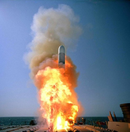 Tên lửa đạn đạo Trident phóng từ tàu ngầm Mỹ