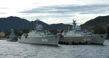 Tàu hộ vệ tàng hình Lý Thái Tổ HQ-012 và Đinh Tiên Hoàng HQ-011 lớp Gepard 3.9 của Hải quân Việt Nam sẵn sàng bảo vệ chủ quyền biển đảo