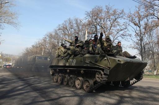 Lực lượng thân Nga trên xe tăng