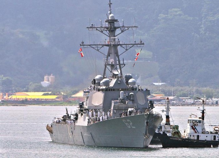 Ngày 27 tháng 6 năm 2013, tàu khu trục Fitzgerald Mỹ đến căn cứ hải quân Mỹ cũ, vịnh Subic Philippines