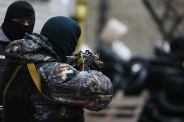 Lực lượng vũ trang thân Nga vẫn chiếm giữ các tòa nhà chính quyền ở miền đông Ukraine
