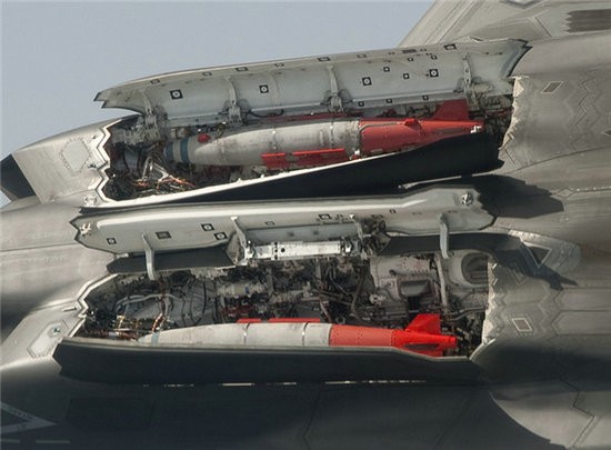 Khoang đạn máy bay chiến đấu F-35B-BF-03