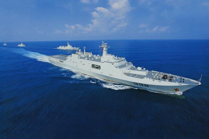 Tàu đổ bộ cỡ lớn Côn Luân Sơn số hiệu 998 Type 071 của Hạm đội Nam Hải, Hải quân Trung Quốc (ảnh tư liệu)