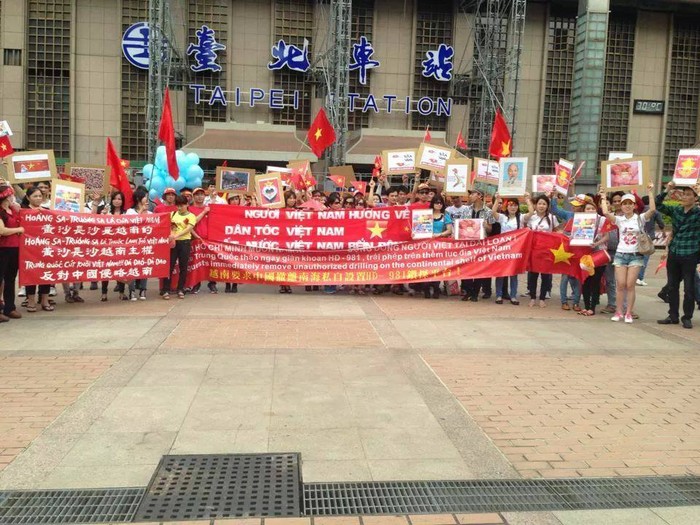 Người Việt tại Đài Loan tổ chức biểu tình quy mô lớn phản đối Trung Quốc xâm phạm vùng biển thuộc chủ quyền của Việt Nam