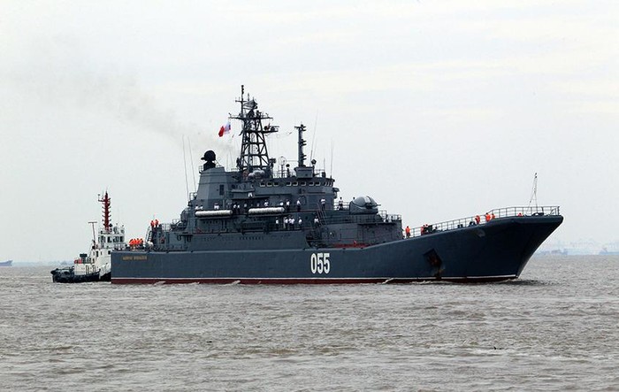 Tàu đổ bộ cỡ lớn lớp Ropucha Hải quân Nga