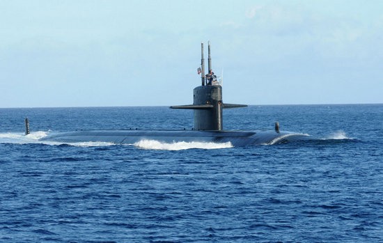 Tàu ngầm Chicago SSN721 lớp Los Angeles của quân Mỹ đến Guam