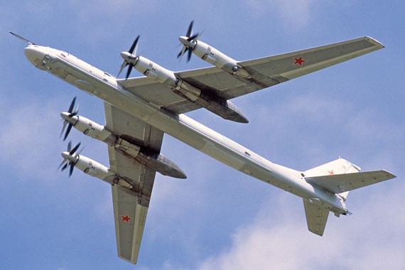 Máy bay ném bom chiến lược Tu-95 Nga