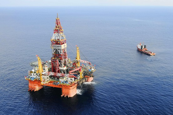 Giàn khoan HD-981 của Trung Quốc đã hạ đặt trái phép ở vùng biển chủ quyền của Việt Nam đòi &quot;khoan dầu&quot;