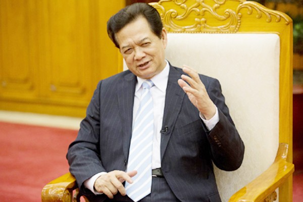 Ngày 30 tháng 5, Thủ tướng Nguyễn Tấn Dũng trả lời phỏng vấn Bloomberg