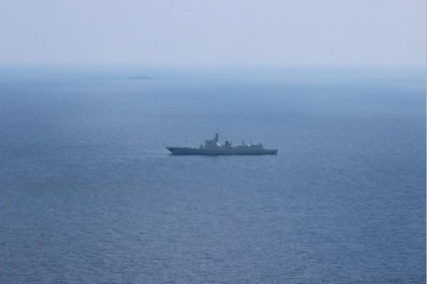 Ngày 5 tháng 5 năm 2014, tàu chiến Trung Quốc và tàu chiến Mỹ gặp nhau trên Biển Đông