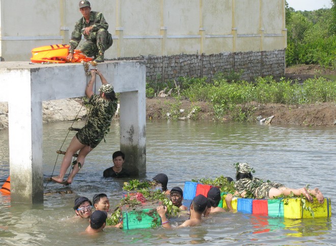 Đặc công Việt Nam luyện tập