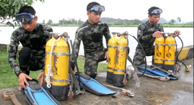 Đặc công Việt Nam luyện tập