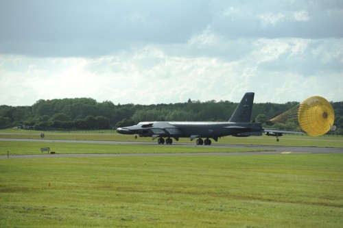 Ngày 4 tháng 6 năm 2014, hai máy bay ném bom chiến lược B-52H bay đến căn cứ Fairford