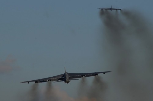 Máy bay ném bom chiến lược B-52, pháo đài bay của quân đội Mỹ