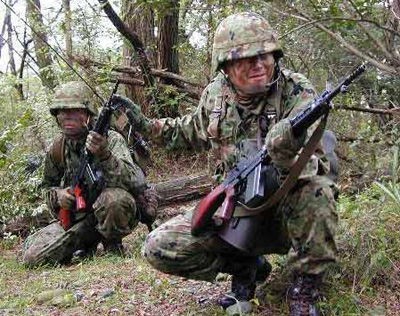 Binh sĩ Lực lượng Phòng vệ Nhật Bản tập đánh chiếm đảo