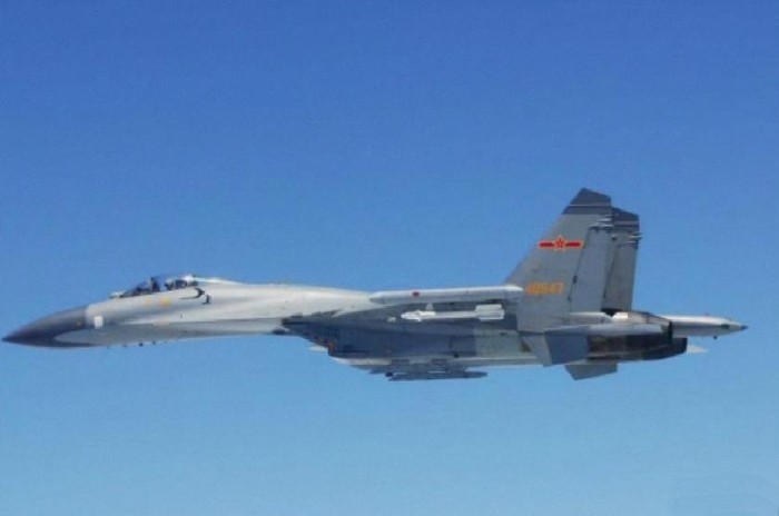 Trung Quốc cho máy bay chiến đấu Su-27 áp sát máy bay do thám của Nhật Bản