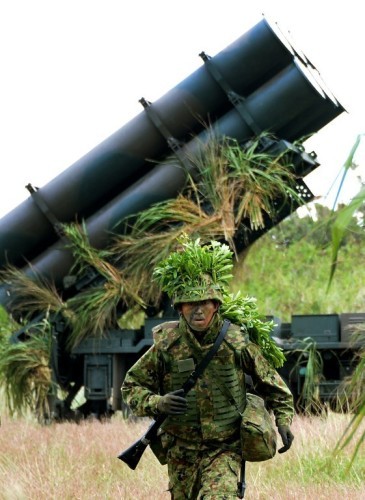Nhật Bản tiến hành diễn tập tên lửa đất đối ham Type 88 ở căn cứ Naha, Okinawa vào ngày 11 tháng 11 năm 2013