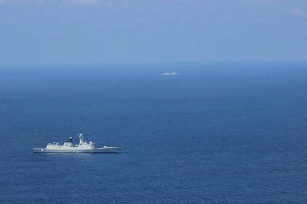 Hình ảnh này được cho là tàu chiến Trung-Mỹ đụng nhau trên Biển Đông (nguồn Thời báo Hoàn Cầu, TQ)