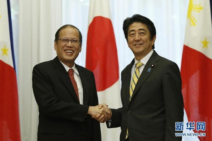 Tổng thống Philippines Benigno Aquino và Thủ tướng Nhật Bản Shinzo Abe